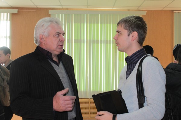 Леонид Михайлович Степанов слева 